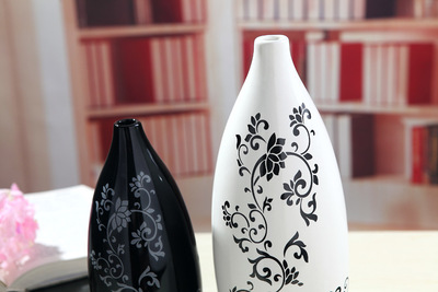 厂家直销 陶瓷工艺品黑白花瓶 炮弹瓶 经典黑白颜色釉贴花花瓶