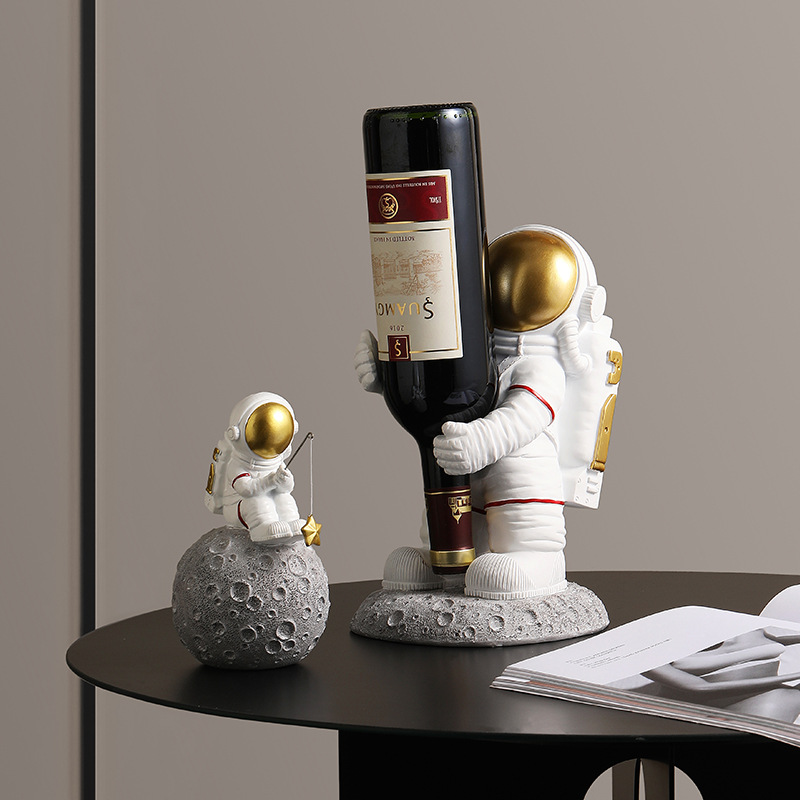 创意宇航员小摆件太空人北欧风客厅红酒架电视柜桌面儿童房装饰品